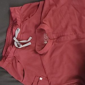 FIGS Limited Edition Burgundy Scrub Set SM top/M Bottoms